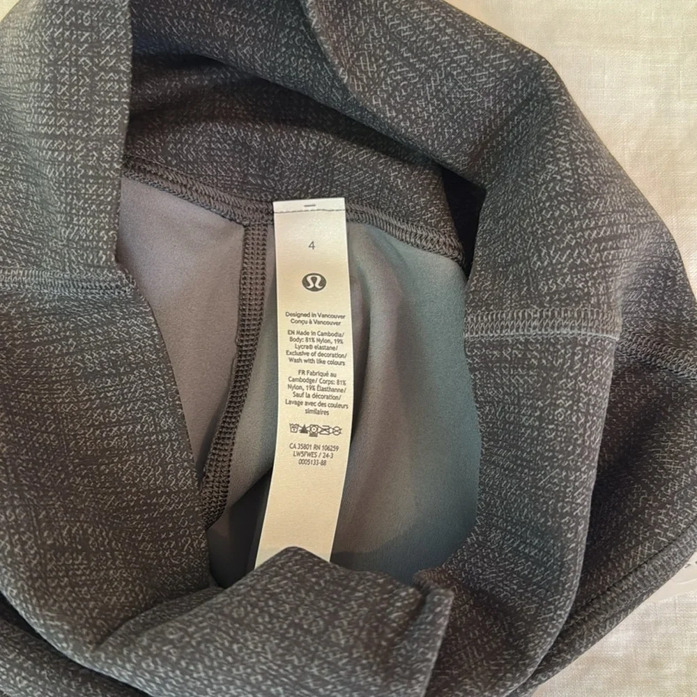 NWT Lululemon Athletica Align HR Pant 25" in DGDC dark grey. Size 4. - Picture 4 of 4